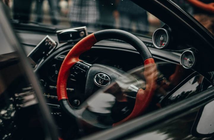 صيانة 100 الف كيلو تويوتا